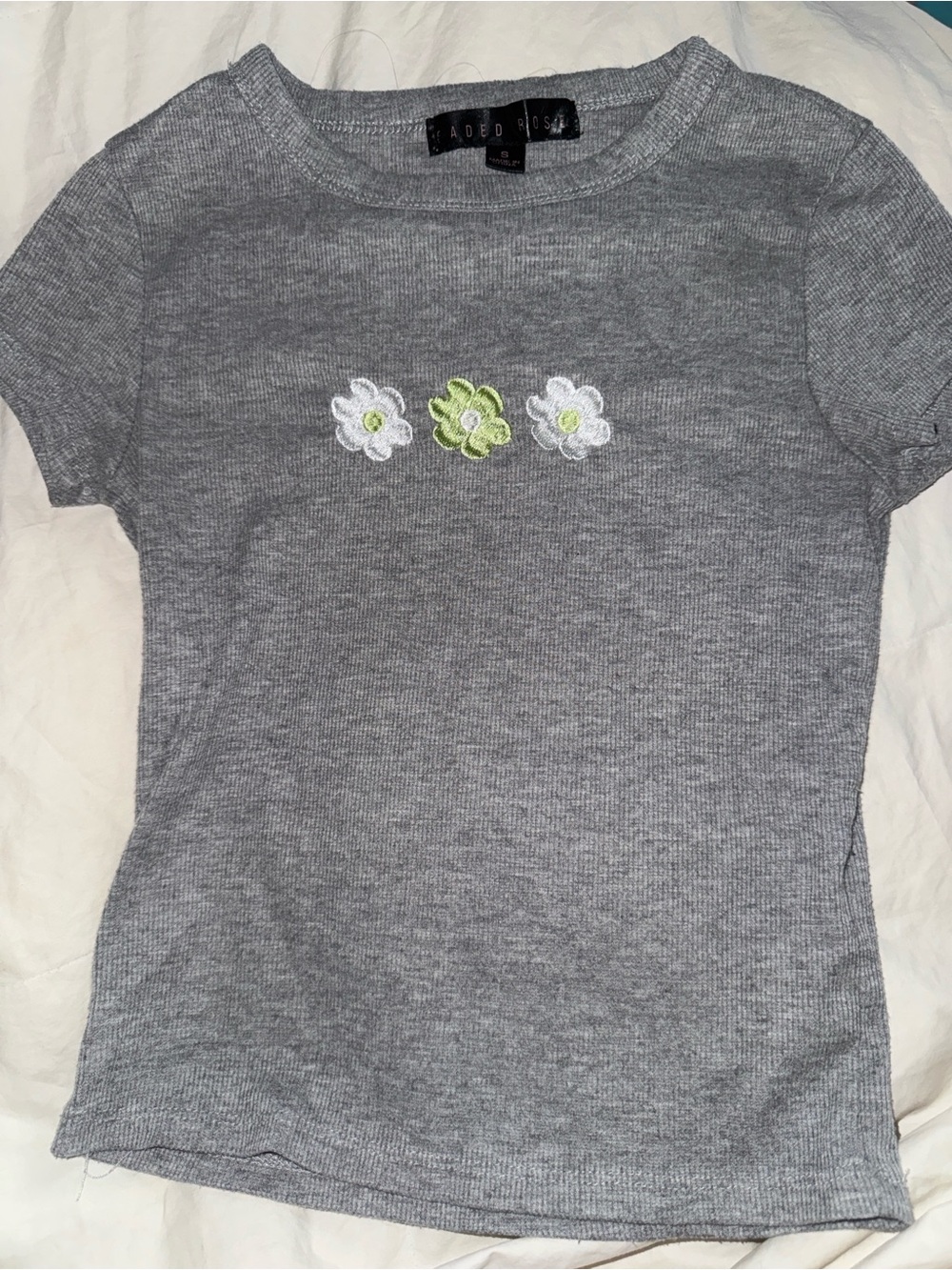 4 small assorted Ribbed Tee’s - Picture 3 of 5